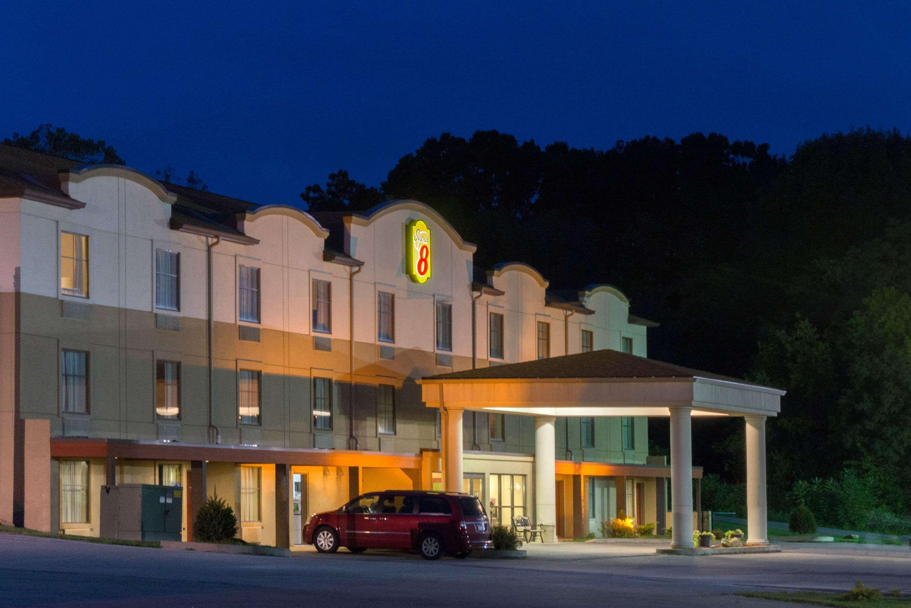 Super 8 By Wyndham Beaver Falls מראה חיצוני תמונה