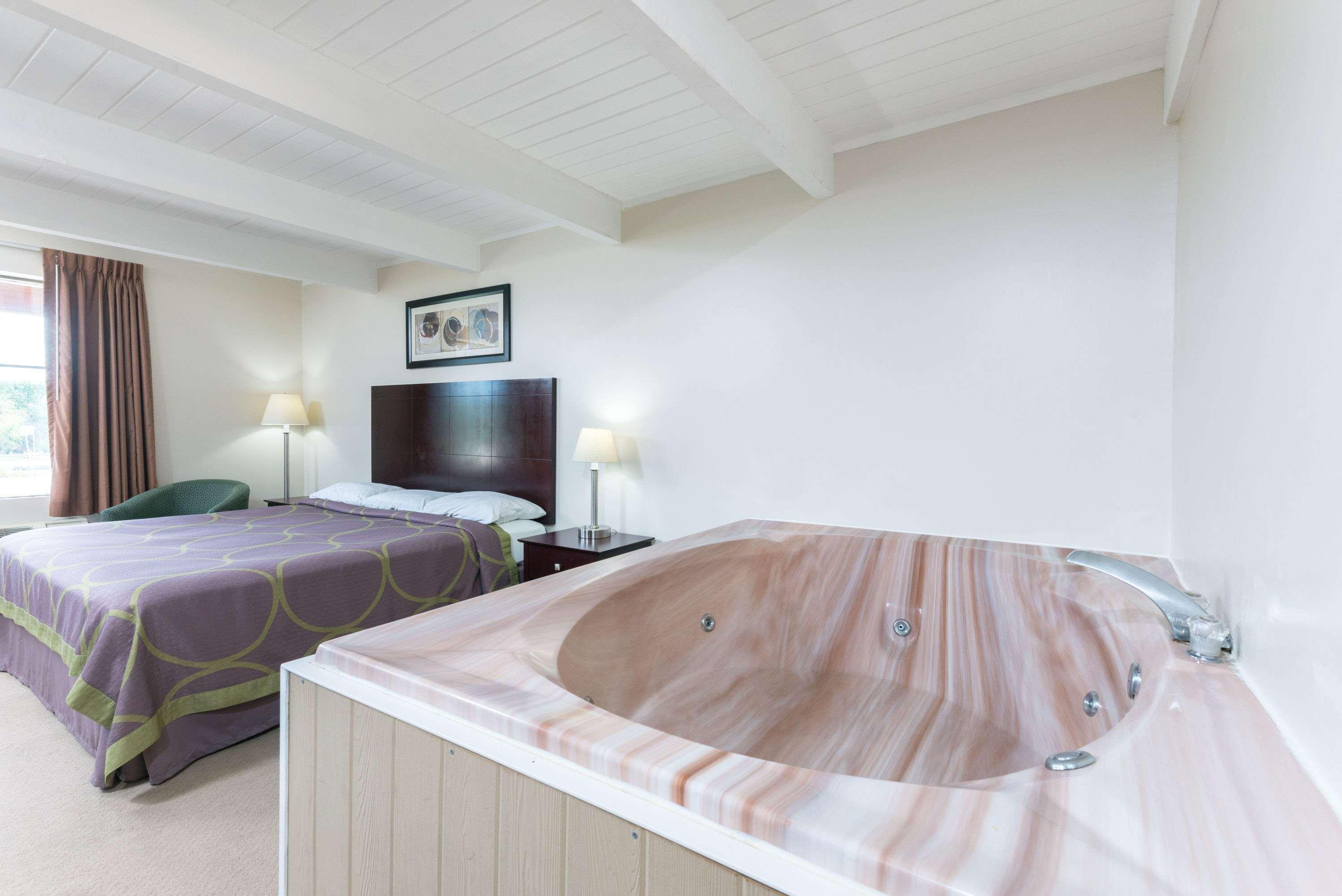 Super 8 By Wyndham Beaver Falls מראה חיצוני תמונה