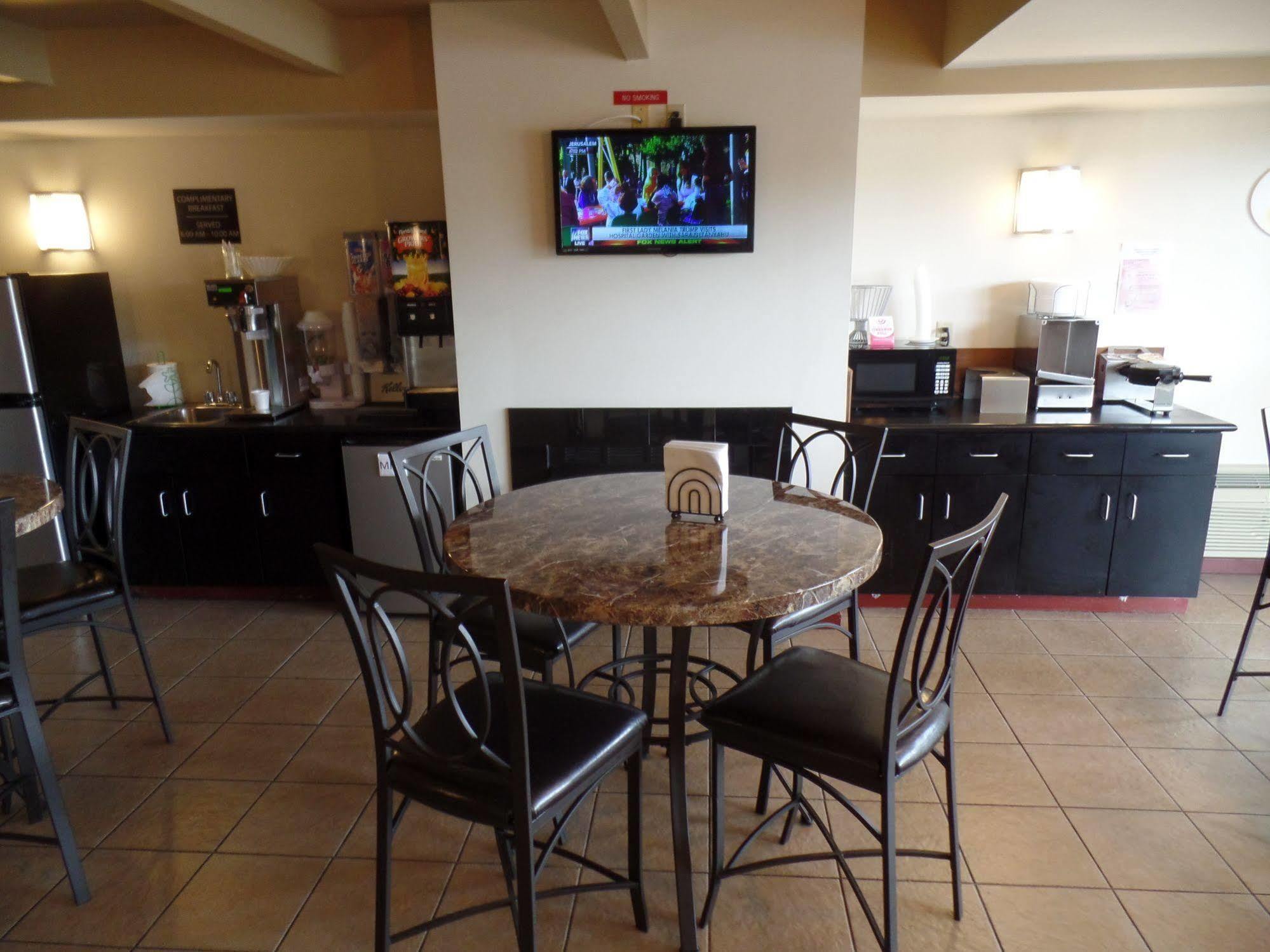 Super 8 By Wyndham Beaver Falls מראה חיצוני תמונה